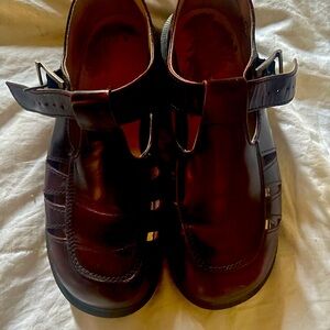 Size 6 original made in England Dr Martin MaryJane style. Barely worn